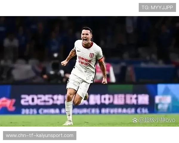 年轻后卫在训练中频频抢断,成为教练重点培养对象 年轻后卫在训练中频频抢断,成为教练重点培养对象